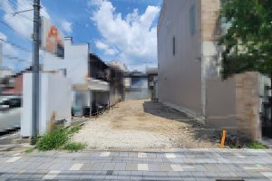 【新着物件★中京区西ノ京永本町★条件なし土地】御池通沿い南向き土地♪3WAYアクセスで住環境充実してます♪お好きな工務店・建築会社で建築可能♪徒歩10分圏内に生活施設充実してます♪