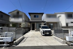 【新着物件★北区西賀茂大道口町★中古戸建】ヘーベルハウス施工！こだわりの注文住宅♪築後3年の美宅です♪並列2台駐車可能なカースペース付き（車種による）♪