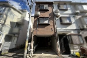 【新着物件★中京区壬生相合町★中古戸建】3沿線利用可能で便利な立地♪周辺施設充実してます♪駐車スペース付き（車種による）♪