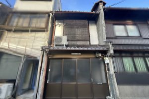 【新着物件★中京区大黒町★中古テラス】御所南小学区エリア♪京町屋を活かした事業にもおすすめ♪周辺施設充実♪駐車スペース付き(車種による)♪
