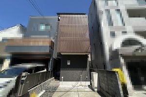 【新着物件★下京区七条西御所ノ内町★中古戸建】吹抜があり解放感のあるこだわりの注文住宅♪収納スペース多数♪窓が多く陽当り通風良好♪